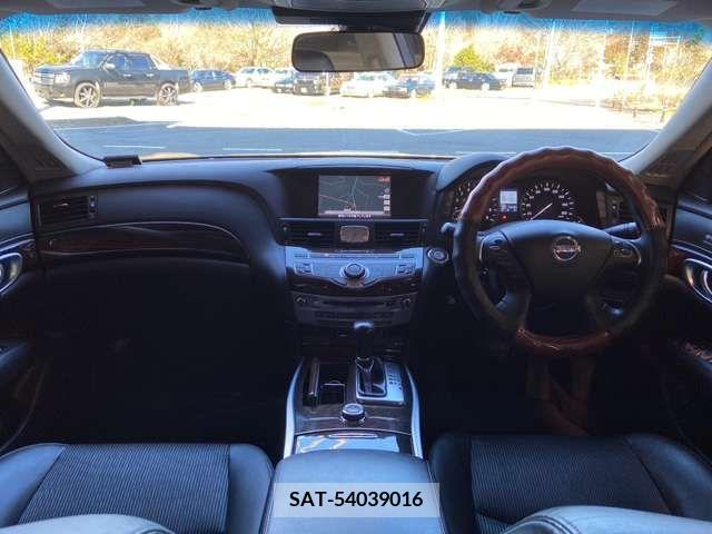 Nissan FUGA 2011-06 224324-15
