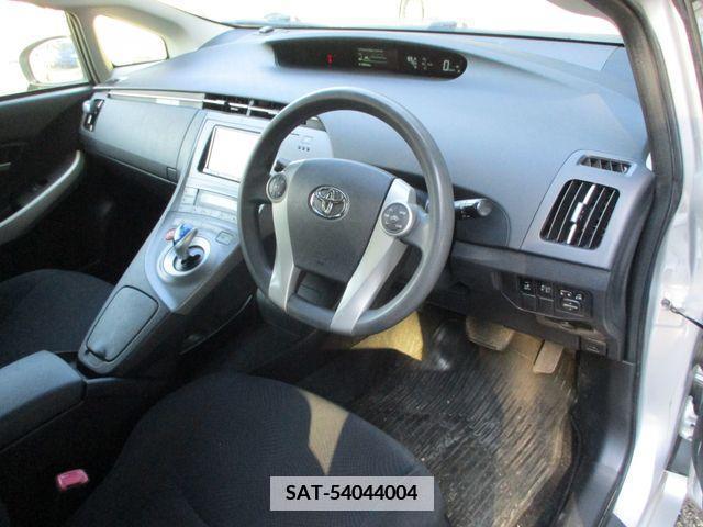 Toyota PRIUS 2013-01 376883-1