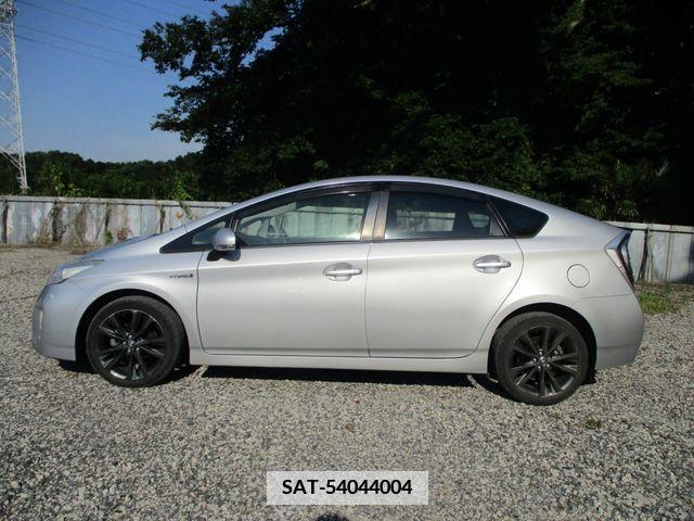Toyota PRIUS 2013-01 376883-5