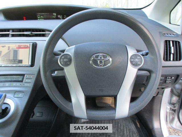 Toyota PRIUS 2013-01 376883-15
