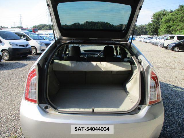 Toyota PRIUS 2013-01 376883-11