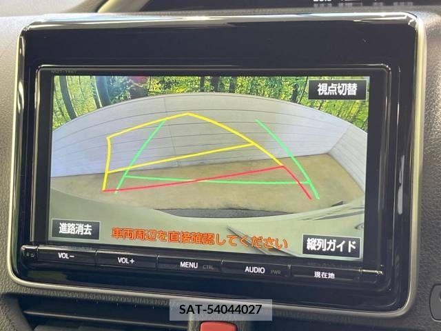Toyota VOXY 2018-06 236374-4
