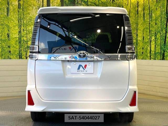 Toyota VOXY 2018-06 236374-15