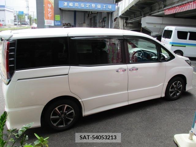 Toyota NOAH 2019-12 279471-15