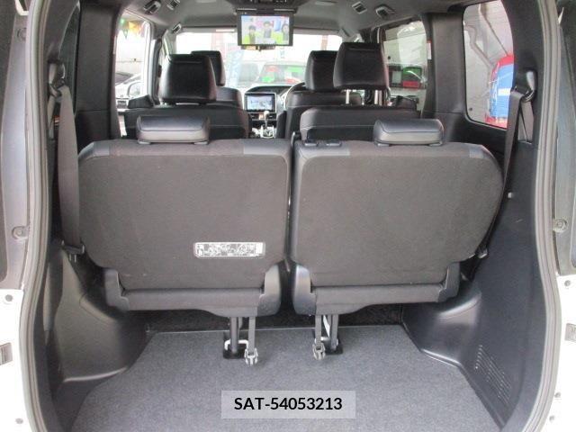 Toyota NOAH 2019-12 279471-10