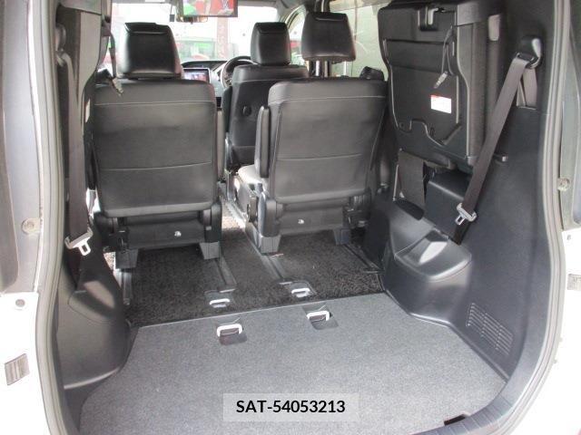 Toyota NOAH 2019-12 279471-11
