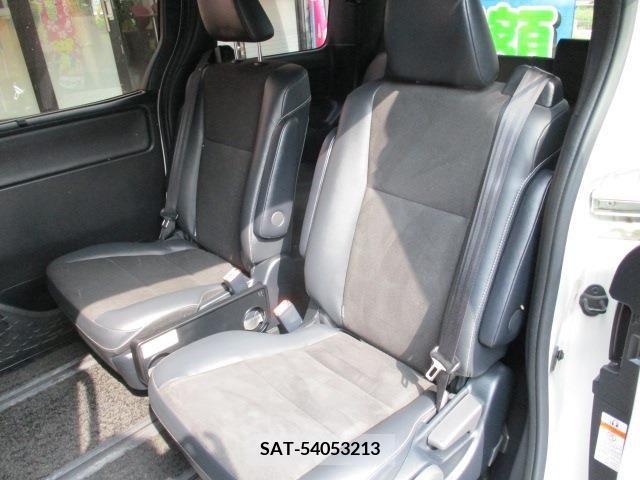 Toyota NOAH 2019-12 279471-9