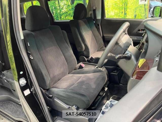 Toyota ALPHARD 2013-12 206517-8