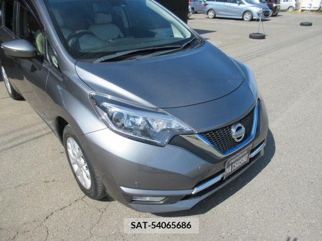 Nissan NOTE 2017-04 305376-5