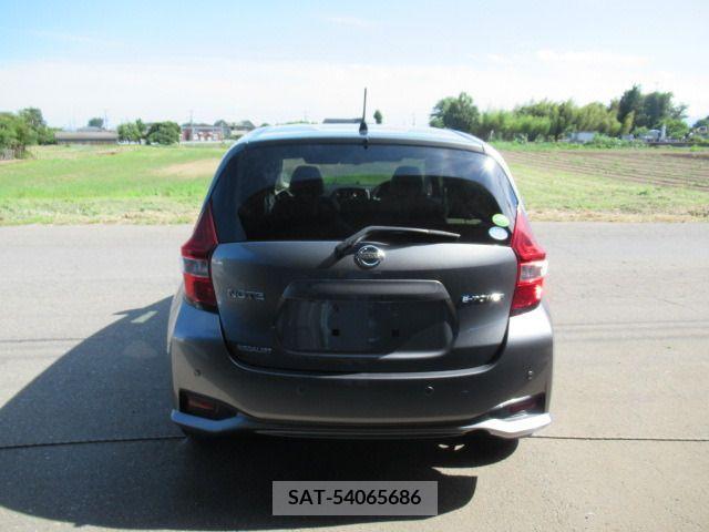 Nissan NOTE 2017-04 305376-10