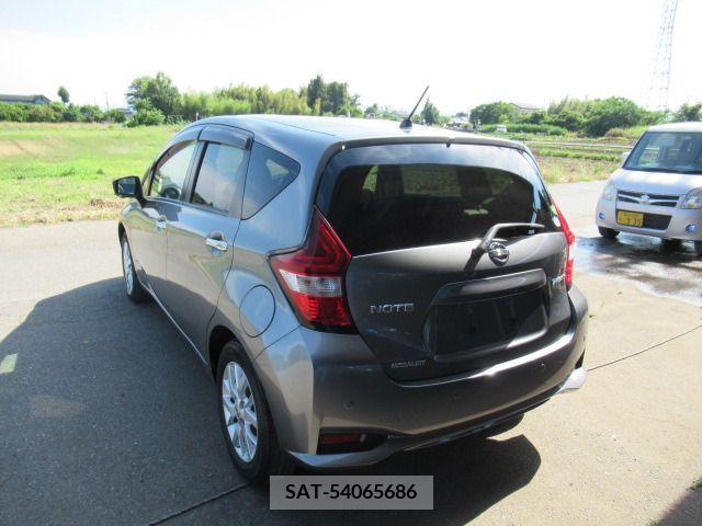 Nissan NOTE 2017-04 305376-11