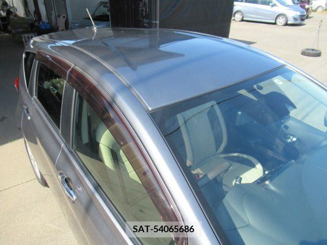 Nissan NOTE 2017-04 305376-6