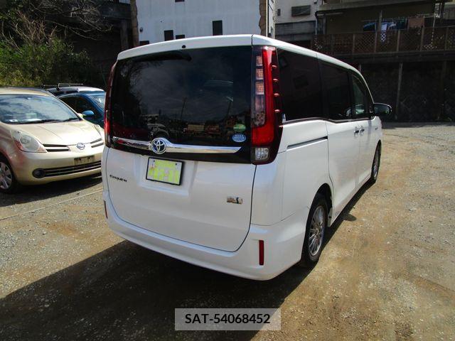 Toyota ESQUIRE 2016-01 214662-2