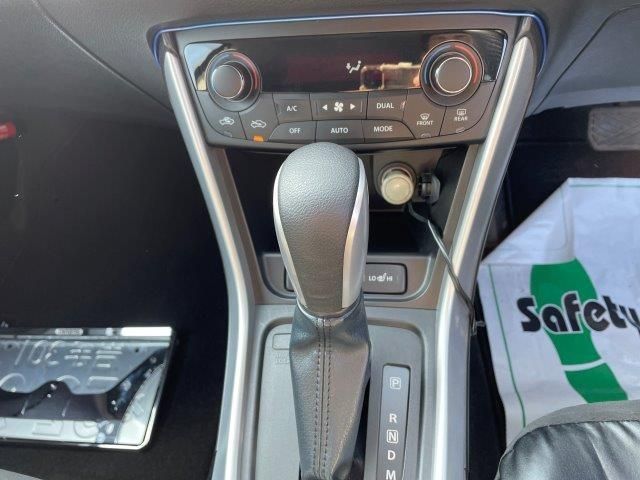 Suzuki SX4 S-CROSS 2015-03 17687-5