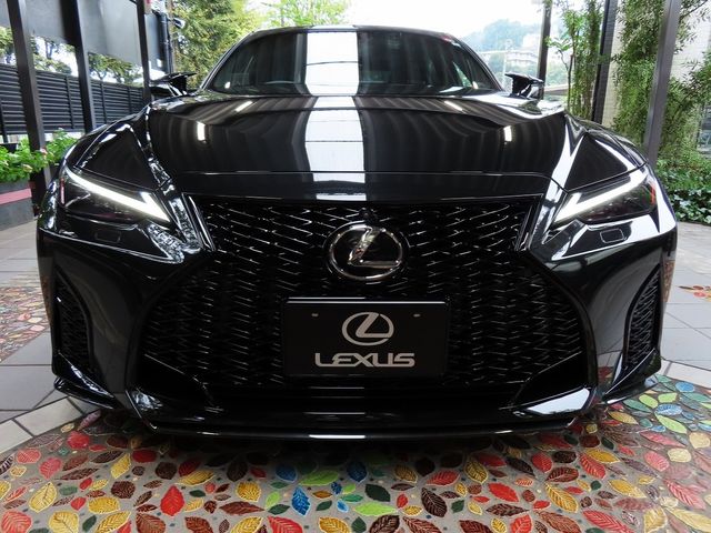 Lexus IS 2023-04 10148-3