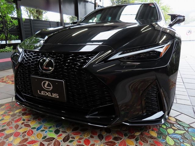 Lexus IS 2023-04 10148-0