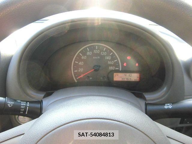 Nissan MARCH 2014-01 212549-7
