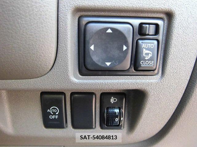 Nissan MARCH 2014-01 212549-11