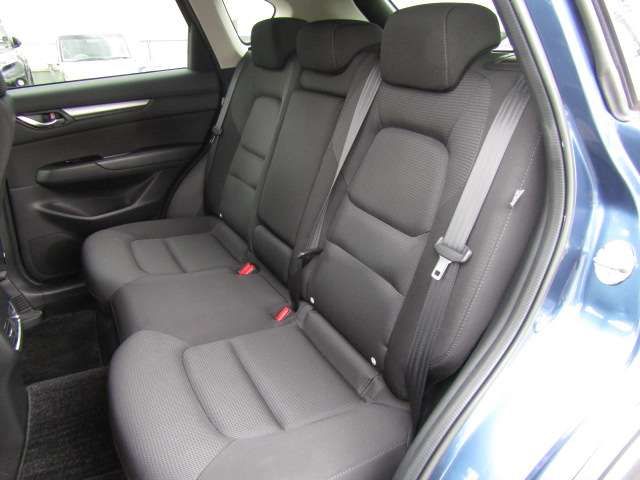 Mazda CX-5 2018-03 22121-9