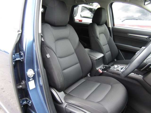Mazda CX-5 2018-03 22121-8