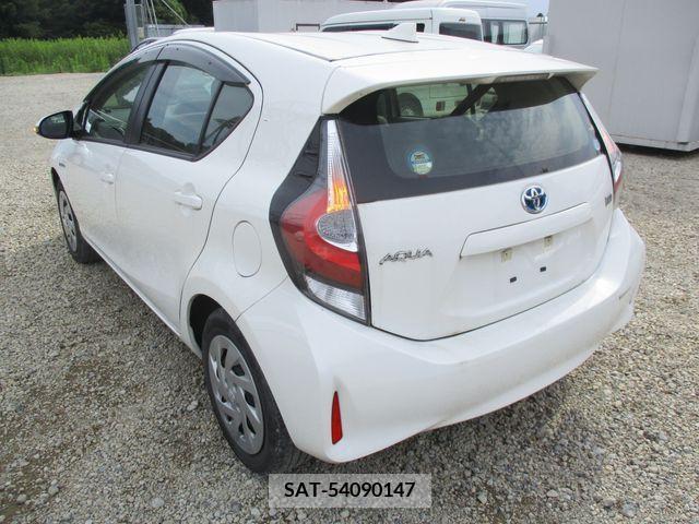 Toyota AQUA 2019-02 327771-2