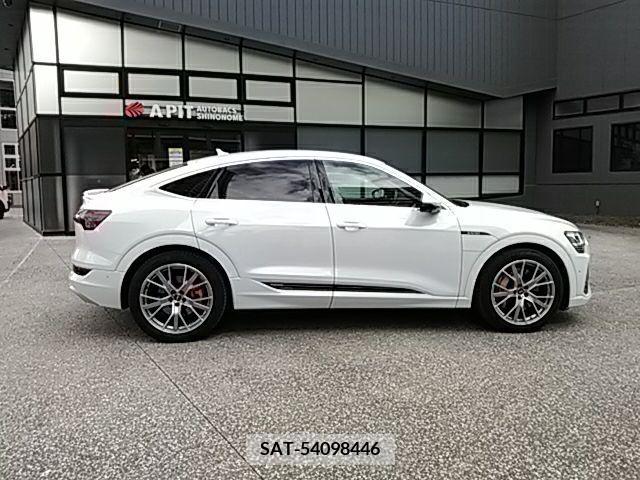 Audi E-TRON 2021-02 205308-16