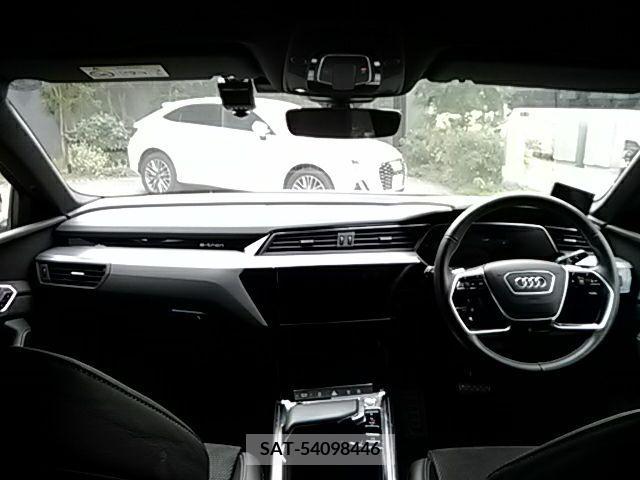 Audi E-TRON 2021-02 205308-8