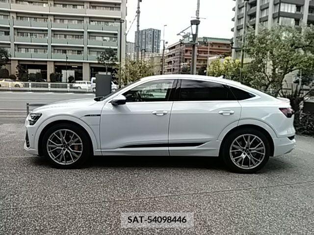 Audi E-TRON 2021-02 205308-15