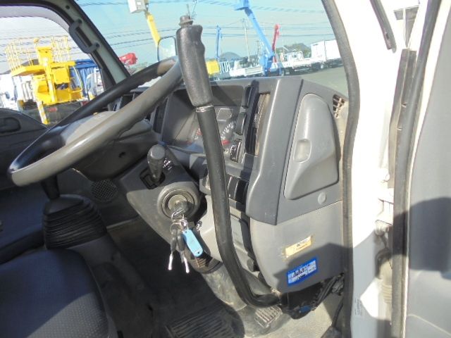 Isuzu ELF TRUCK 2014-09 196303-10