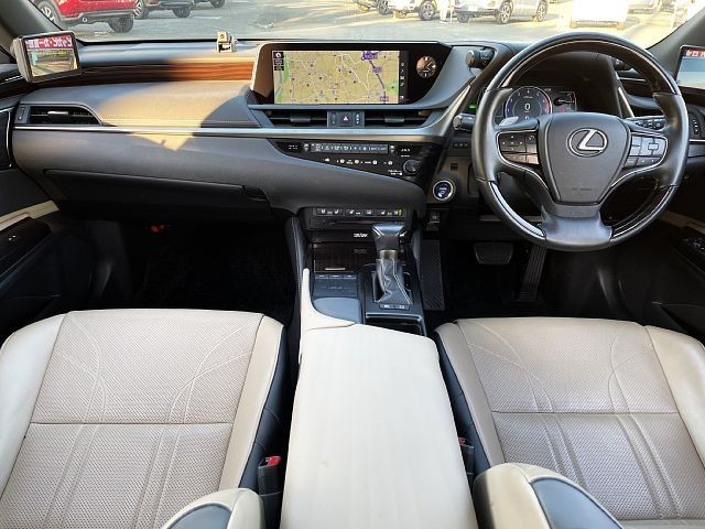 Lexus ES 2018-10 13104-1