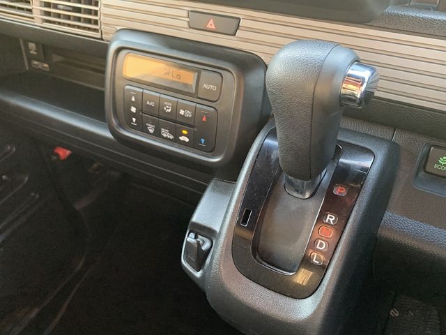 Honda N-VAN 2019-06 17406-15