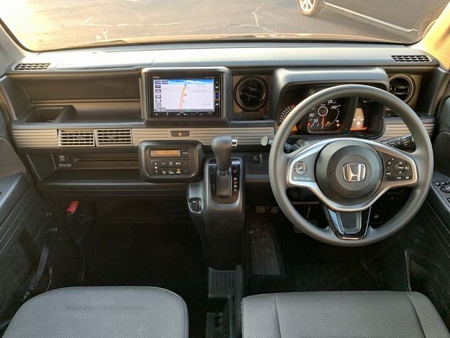 Honda N-VAN 2019-06 17406-12