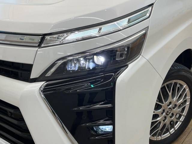 Toyota VOXY HYBRID 2020-12 193872-12