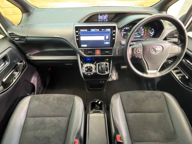 Toyota VOXY HYBRID 2020-12 193872-1