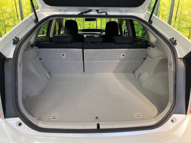 Toyota PRIUS 2015-01 183519-10