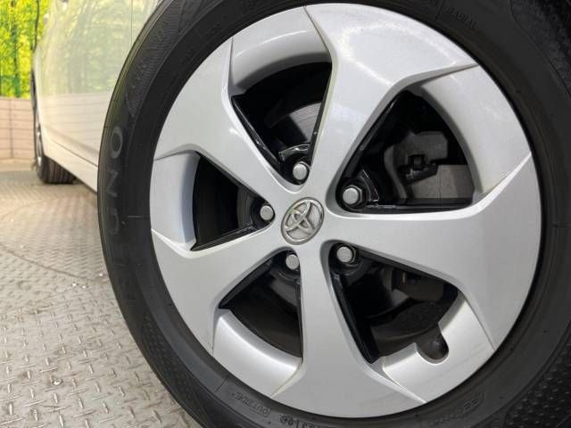 Toyota PRIUS 2015-01 183519-13