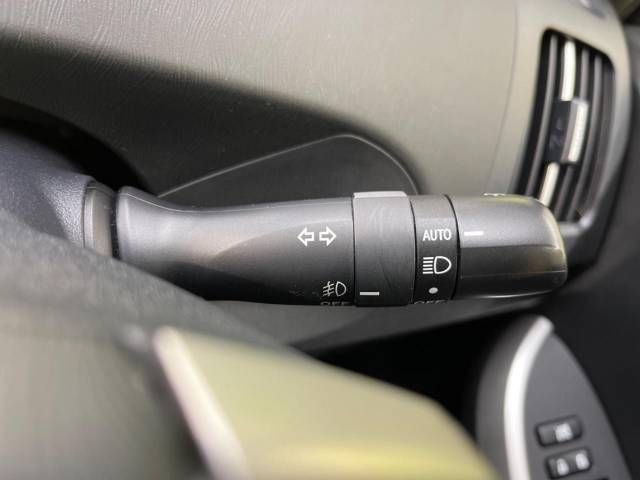 Toyota PRIUS 2015-01 183519-5
