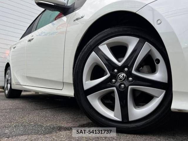 Toyota PRIUS 2017-08 322378-12