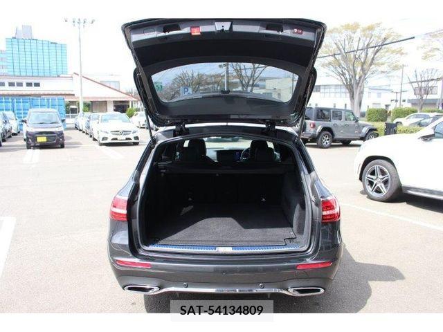 Mercedes Benz E-CLASS 2021-06 200082-6