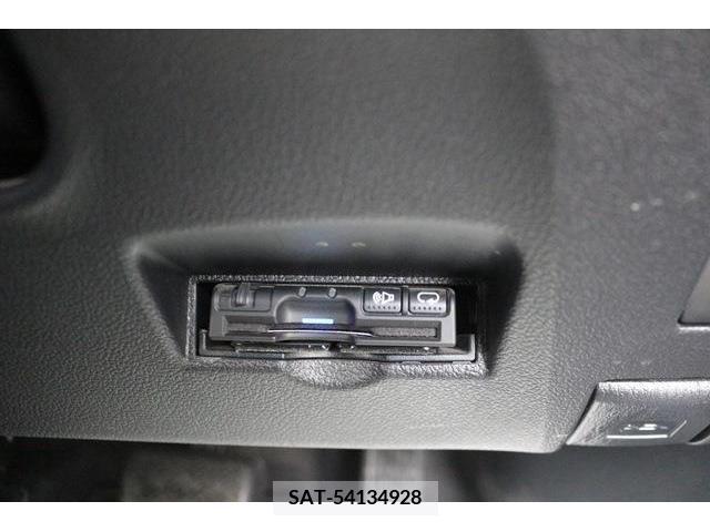 Toyota PRIUS 2017-04 205347-3