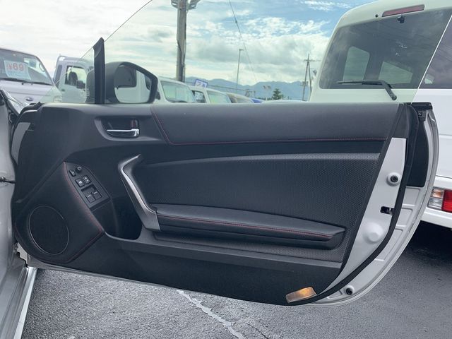 Toyota 86 2012-05 8390-6