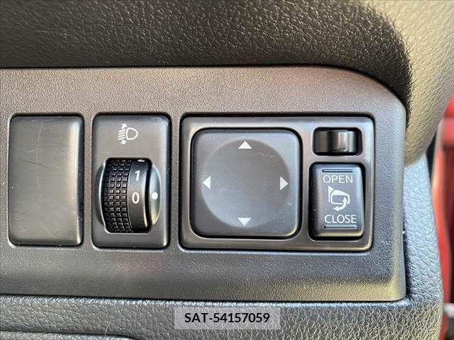 Nissan NOTE 2009-08 302275-5