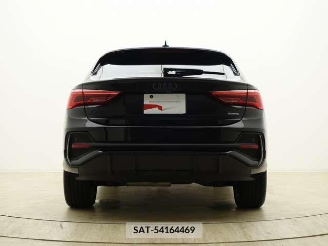 Audi Q3 2021-03 317862-5