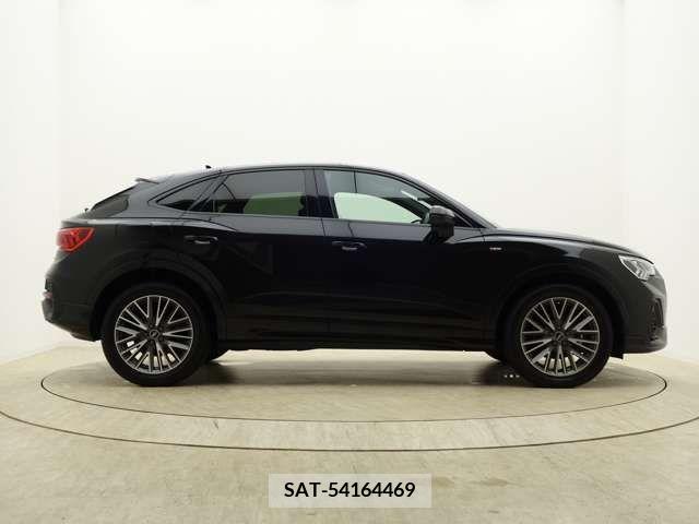 Audi Q3 2021-03 317862-3