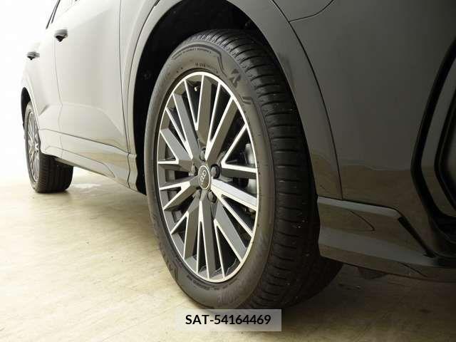 Audi Q3 2021-03 317862-10