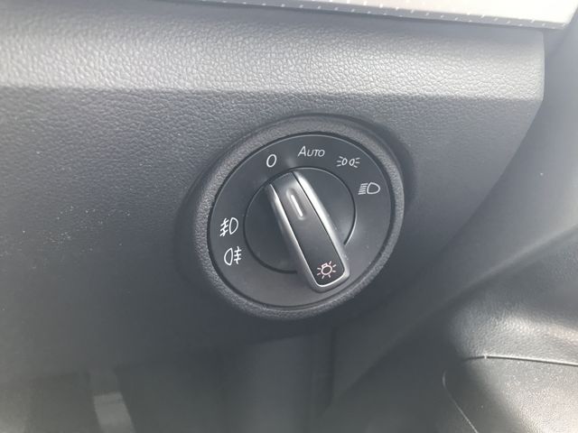 VolksWagen UP! 2018-08 13402-21