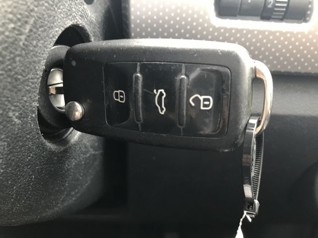 VolksWagen UP! 2018-08 13402-25