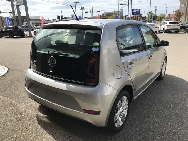 VolksWagen UP! 2018-08 13402-2