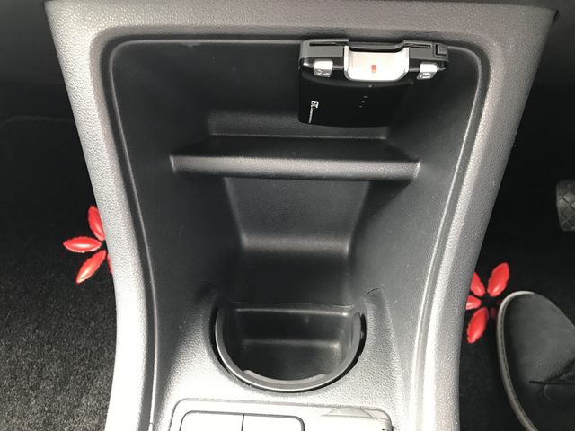VolksWagen UP! 2018-08 13402-24