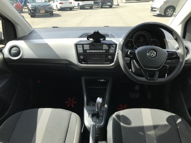 VolksWagen UP! 2018-08 13402-1